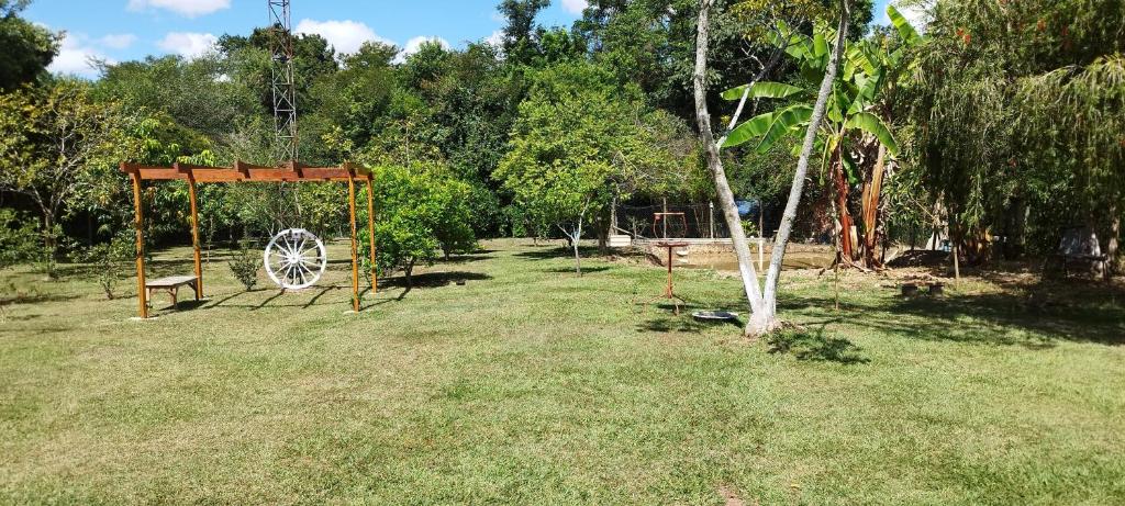 Κήπος έξω από το Recanto das Estrelas Camping e Pousada