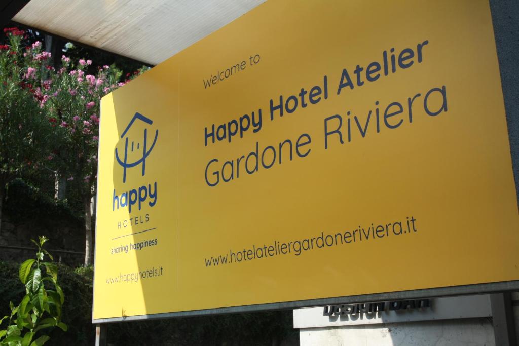 Certifikát, hodnocení, plakát nebo jiný dokument vystavený v ubytování Happy Hotel Atelier Gardone Riviera Centro & Beach