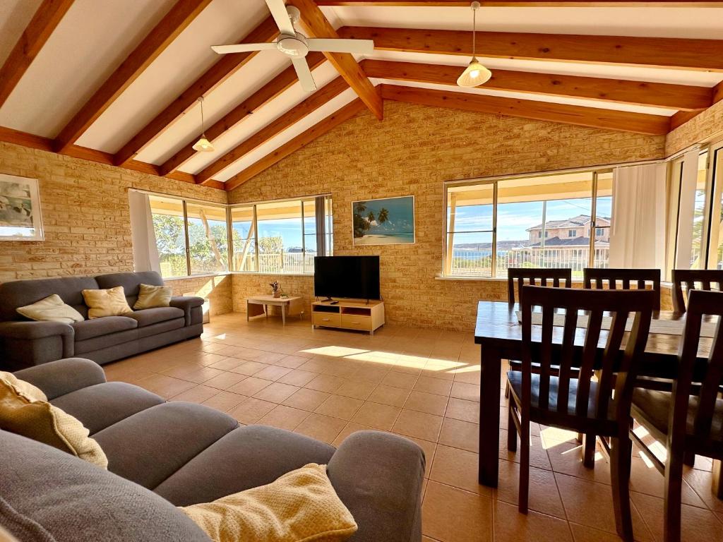 Posezení v ubytování Cliffs Unit 1 - Kalbarri,WA