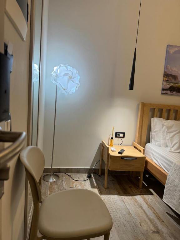 Postel nebo postele na pokoji v ubytování Imperial suite Vlora