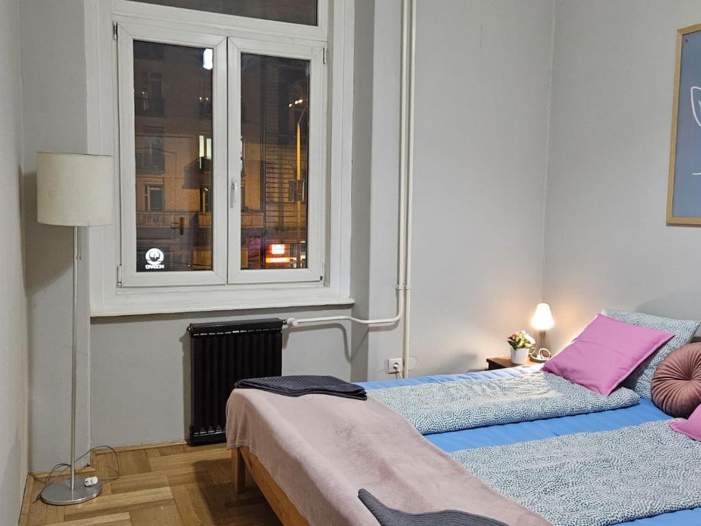 Postel nebo postele na pokoji v ubytování Beautiful Rooms on the Joseph Boulevard