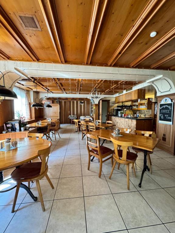 Restaurace v ubytování Hotel Sternen