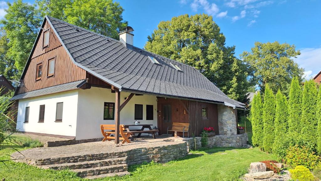 Zahrada ubytování Chalupa U Křížku Říčky v Orlických horách