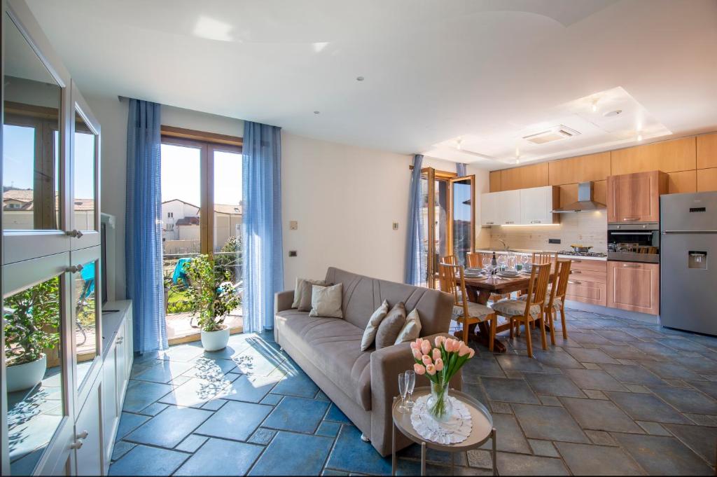 Η κουζίνα ή μικρή κουζίνα στο Mamaral Holiday House