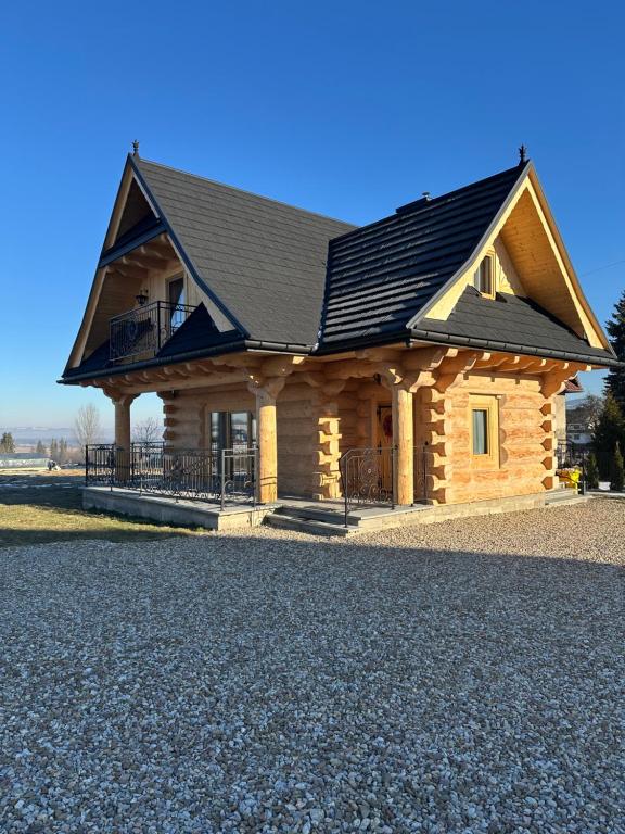 Το κτήριο όπου στεγάζεται  η παραθεριστική κατοικία