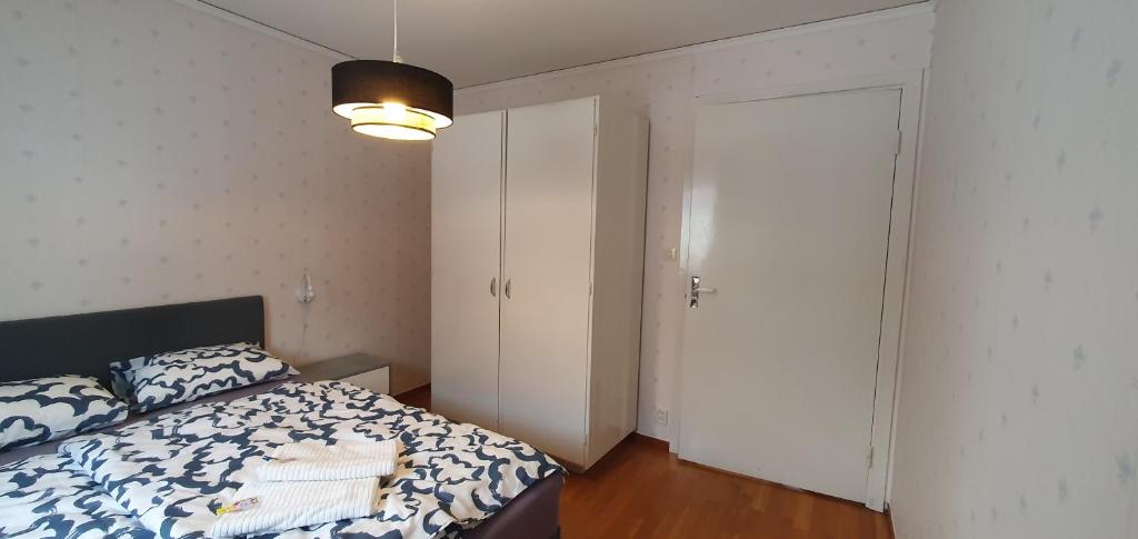 Postel nebo postele na pokoji v ubytování Ferienstuga Lappland Kristineberg