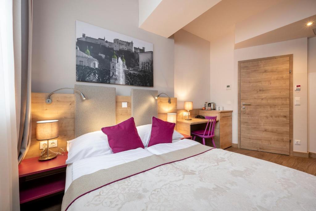 Posteľ alebo postele v izbe v ubytovaní HOTEL junior by MAX 70