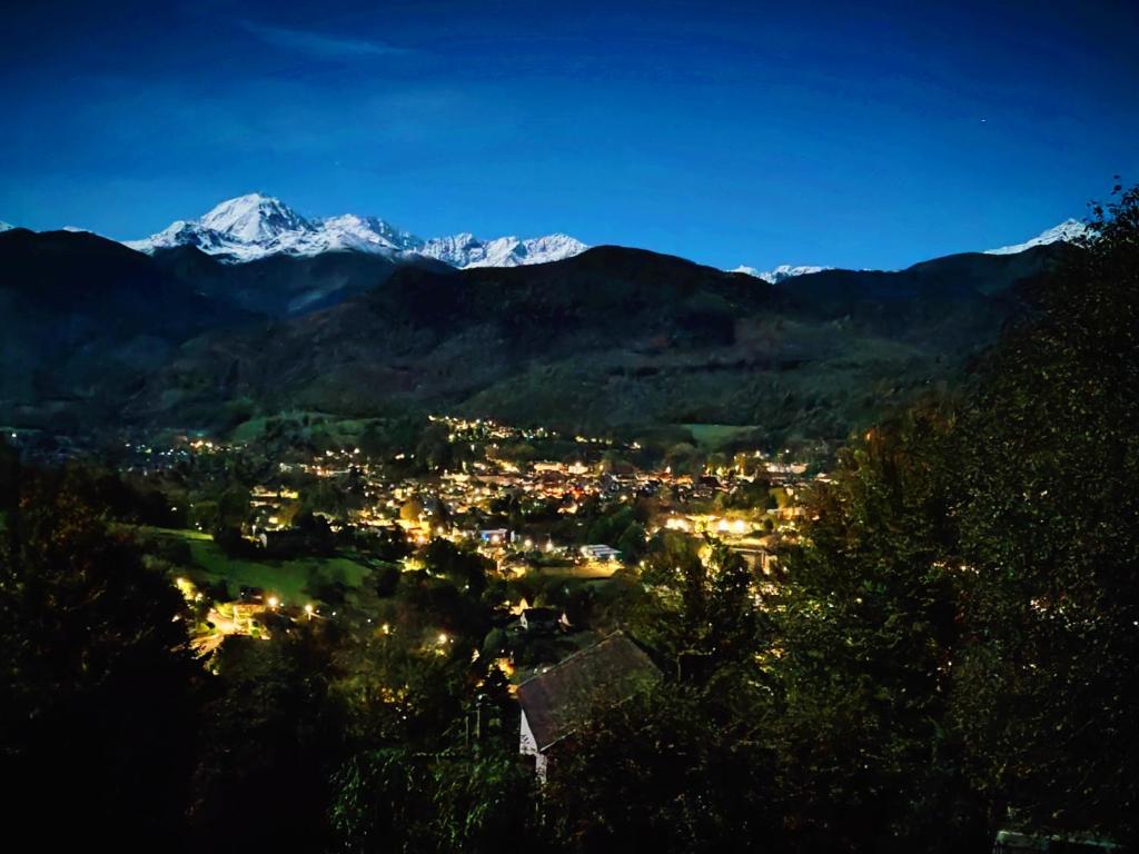 Nespecifikovaný výhled na hory nebo výhled na hory při pohledu z bed and breakfast