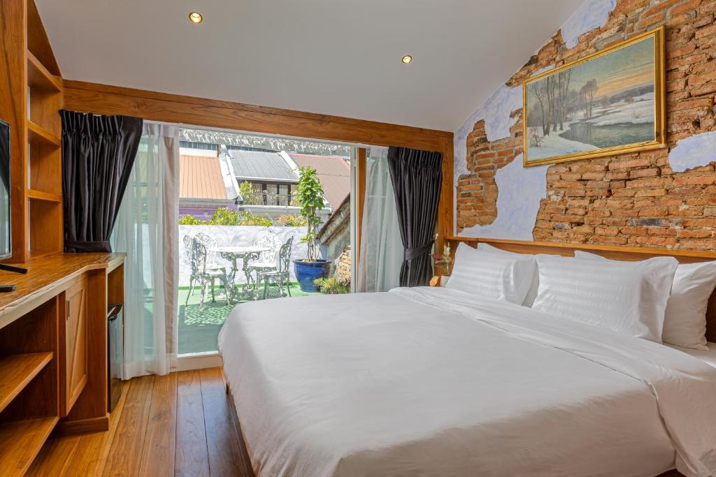 Twelve 8 Boutique House - Resim 1