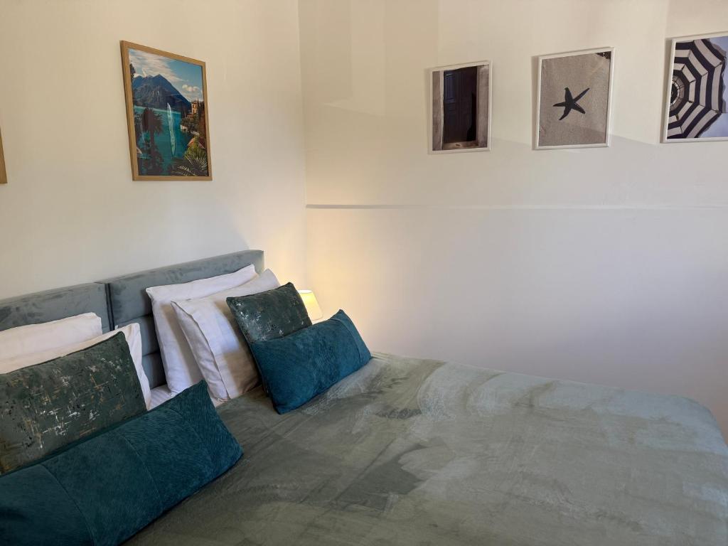 Posezení v ubytování La Vista Residence - 5 BDS, 2 private swimming pools, stunning sea views only 10 minutes from Corfu Town's Centre