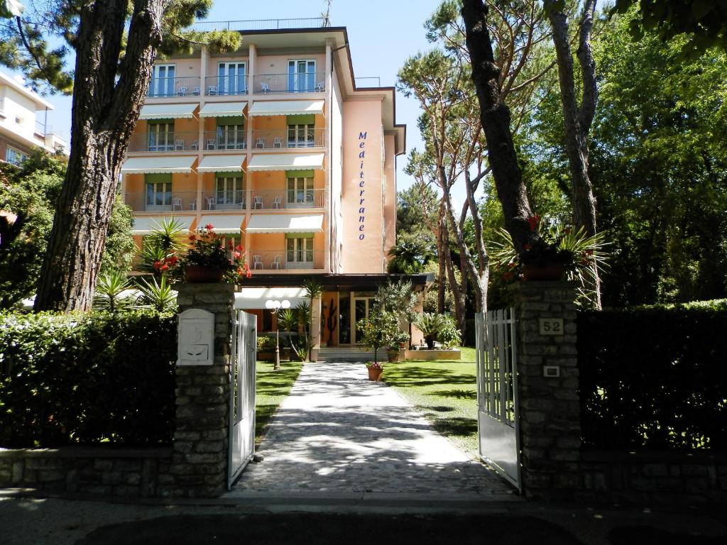 Hotel Mediterraneo - Housity