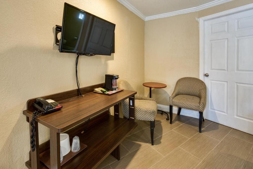 Americas Best Value Inn Richmond photo