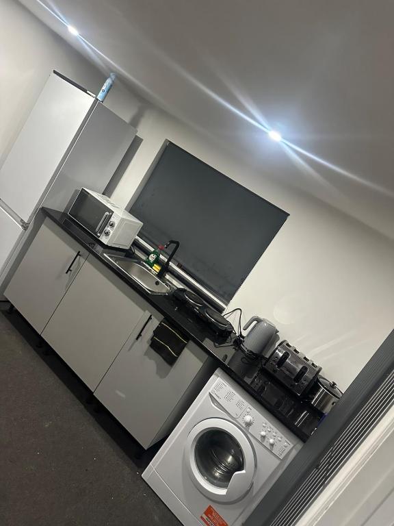 Modern Studio Flat In A Guest House In Basildon photo