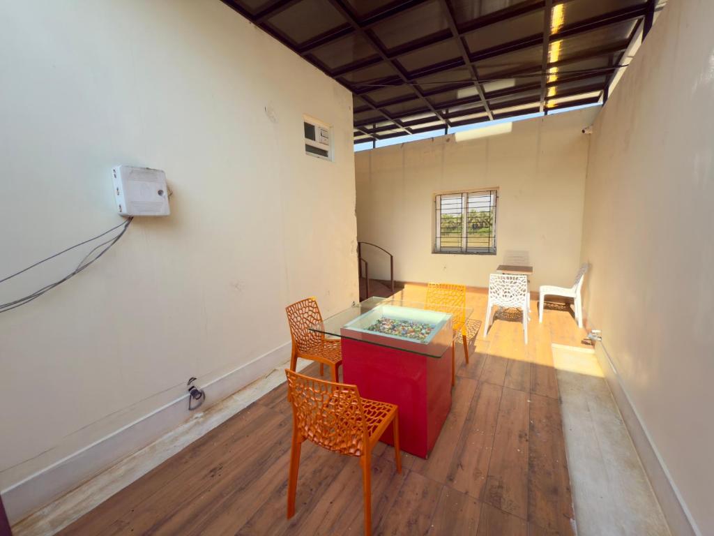 Posezení v ubytování POCOYO - BACKPACKERS HOSTEL - Omr