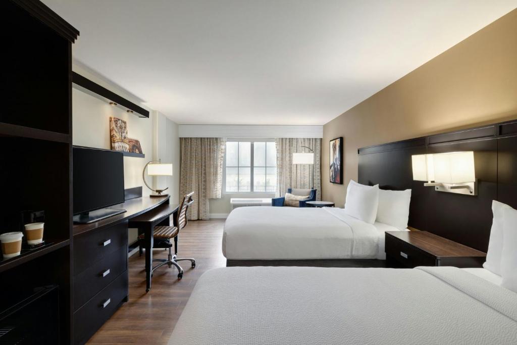 Courtyard by Marriott Charleston Historic District - 