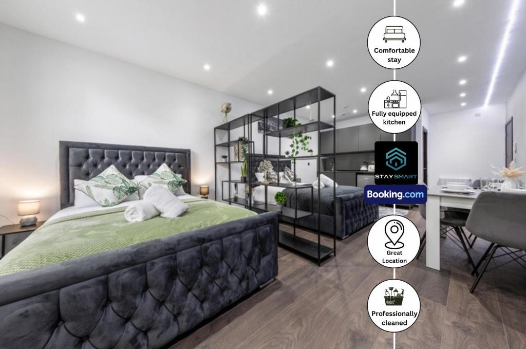 Postel nebo postele na pokoji v ubytování Stylish Studio Apt By Stay Smart Short Lets & Serviced Accommodation Woodstock With Free WiFi