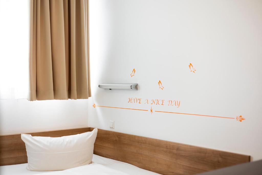 Orange Hotel und Apartments - Standard Single Room