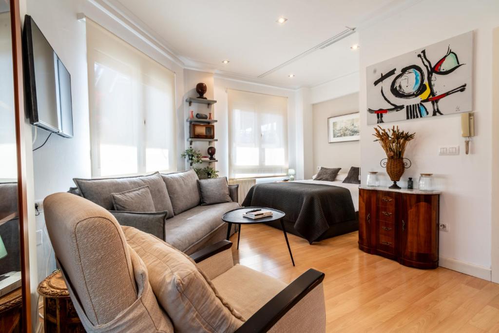 Un lugar para sentarse en Estudio reformado en Puerto Chico Santander