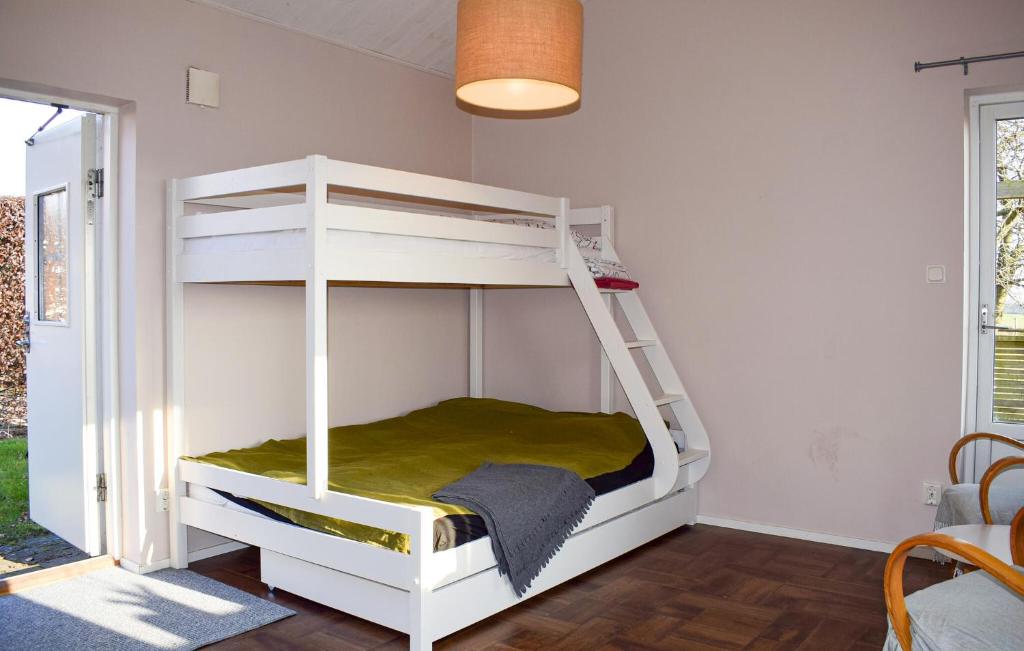 Postel nebo postele na pokoji v ubytování Cozy Apartment In Eslöv