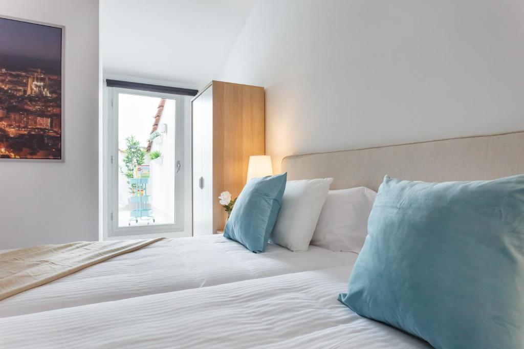 Foto de la galería de Apartamentos Cornellalux en Cornellá de Llobregat