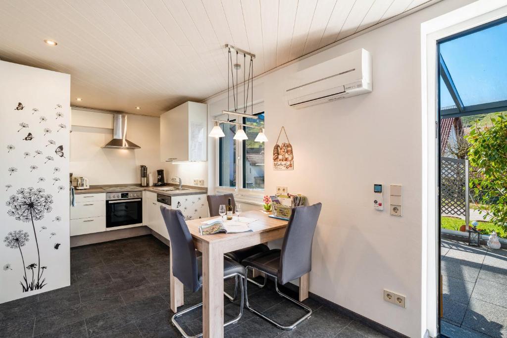 Kuchyň nebo kuchyňský kout v ubytování Ferienwohnung Huschle