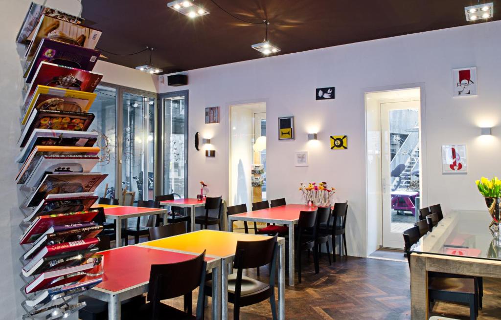 LABnul50 self check-in hotel Groningen - Resim 45