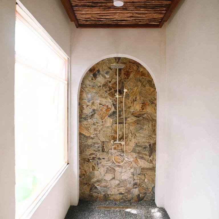 Fotografie z fotogalerie ubytování Namal Resort - Free scooter and Gym access v destinaci El Nido
