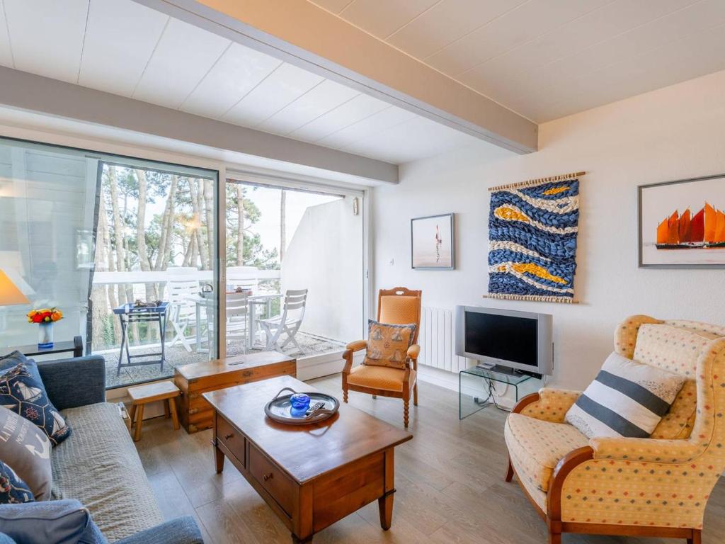Χώρος καθιστικού στο La Trinité-sur-Mer, 3 pièces duplex, 4 pers, balcon, parking, proche plages - FR-1-477-157