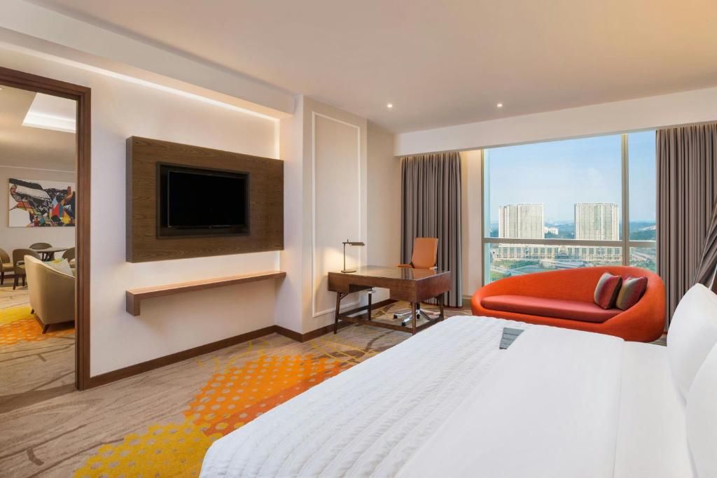 Postel nebo postele na pokoji v ubytování Le Meridien Putrajaya