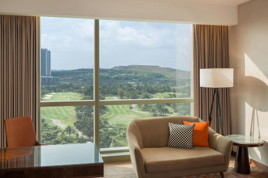 Nespecifikovaný výhled na hory nebo výhled na hory při pohledu z hotelu
