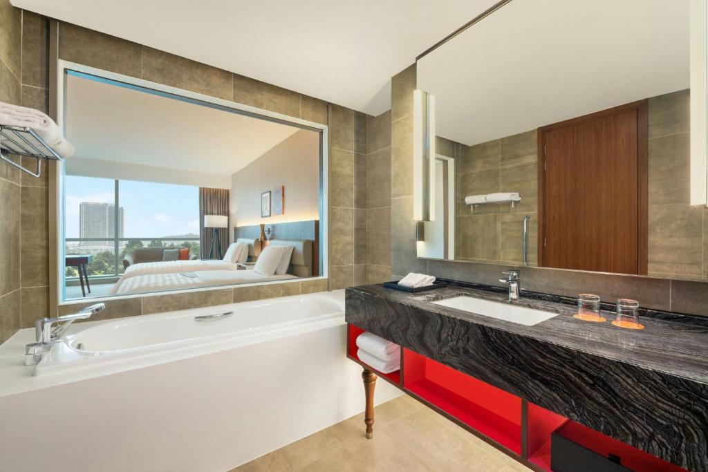 Koupelna v ubytování Le Meridien Putrajaya