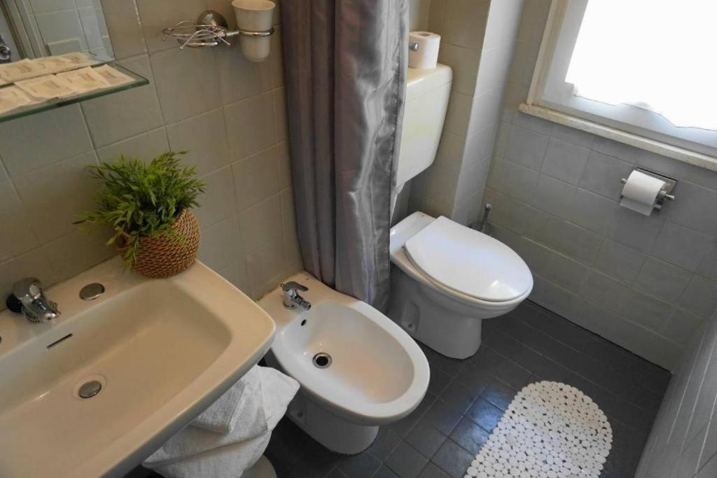 Koupelna v ubytování Hotel Atlas