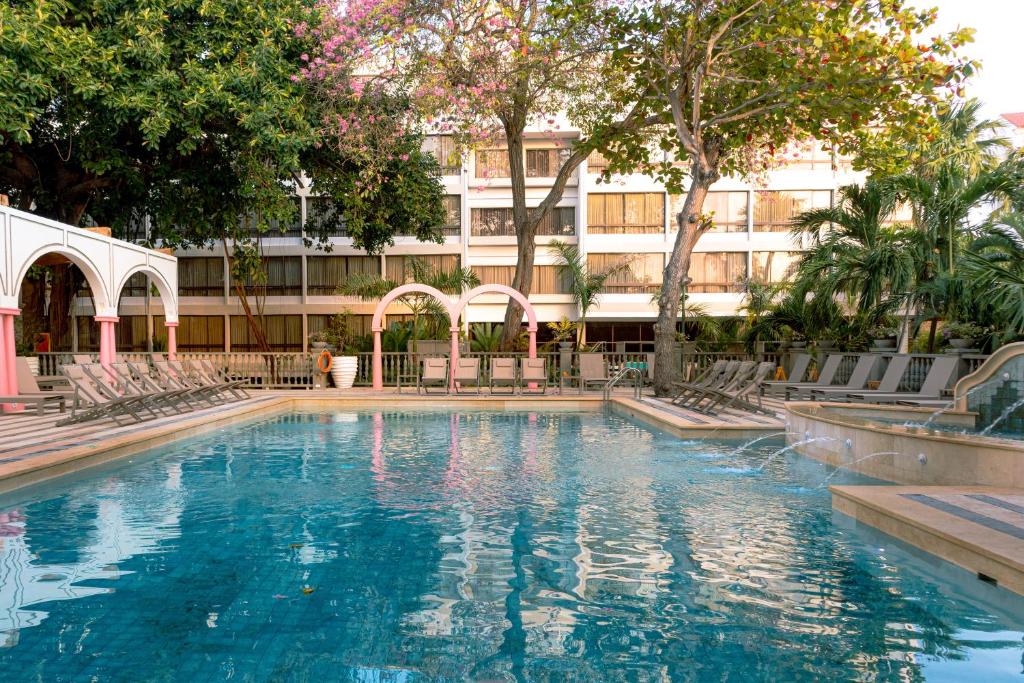Bazén v ubytování Hotel Caribe by Faranda Grand, a member of Radisson Individuals nebo v jeho okolí