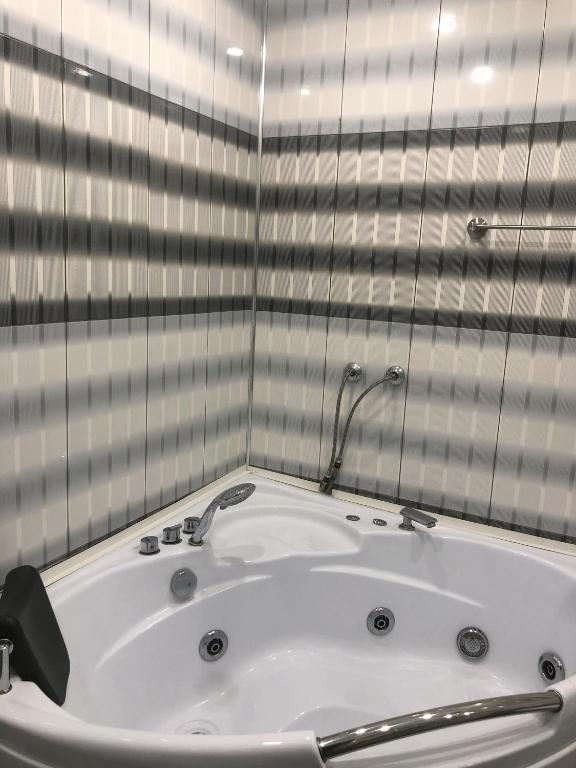 Koupelna v ubytování Goris Hotel