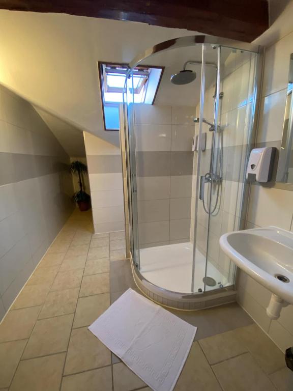 Koupelna v ubytování Hotel U Radnice Aš