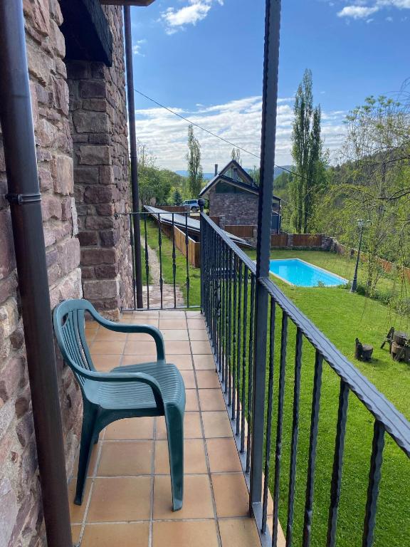 Bazén v ubytování Apartamentos Chuandervera nebo v jeho okolí
