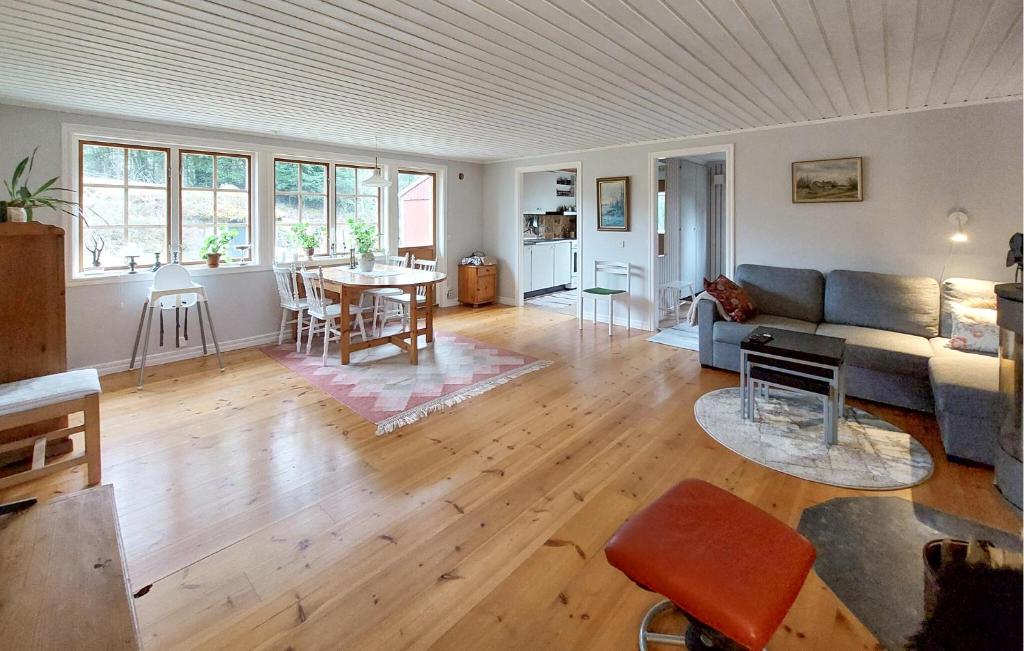 Gorgeous Home In Ullared With Sauna