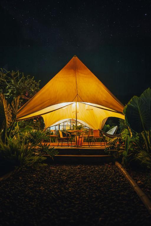 Glamping Lumbreにある庭