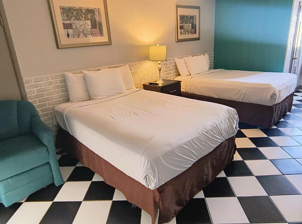 Postel nebo postele na pokoji v ubytování Monaco Motel - Wildwood Beach & Boardwalk