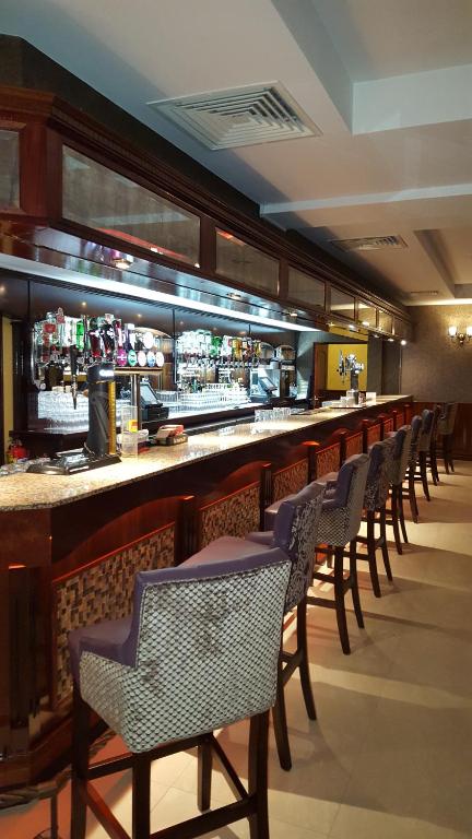Lounge nebo bar v ubytování Allingham Arms Hotel