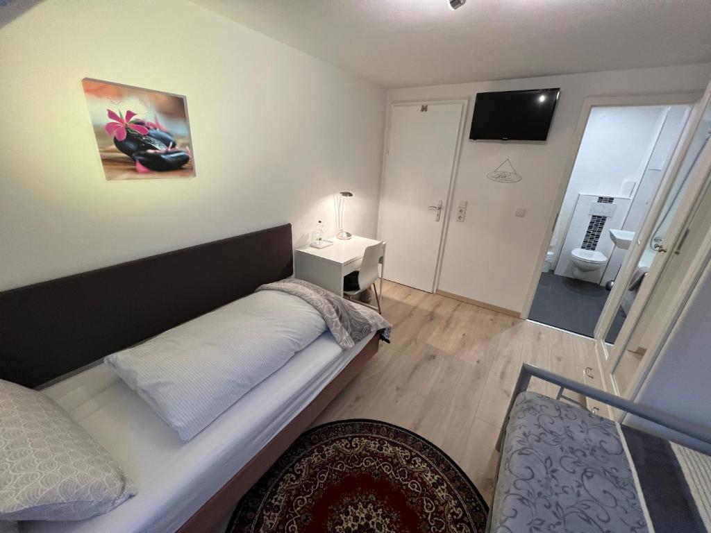 Gästehaus Regenbogen - Double Or Twin Room With Bathroom