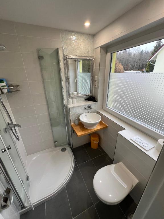 Gästehaus Regenbogen - Double Or Twin Room With Bathroom