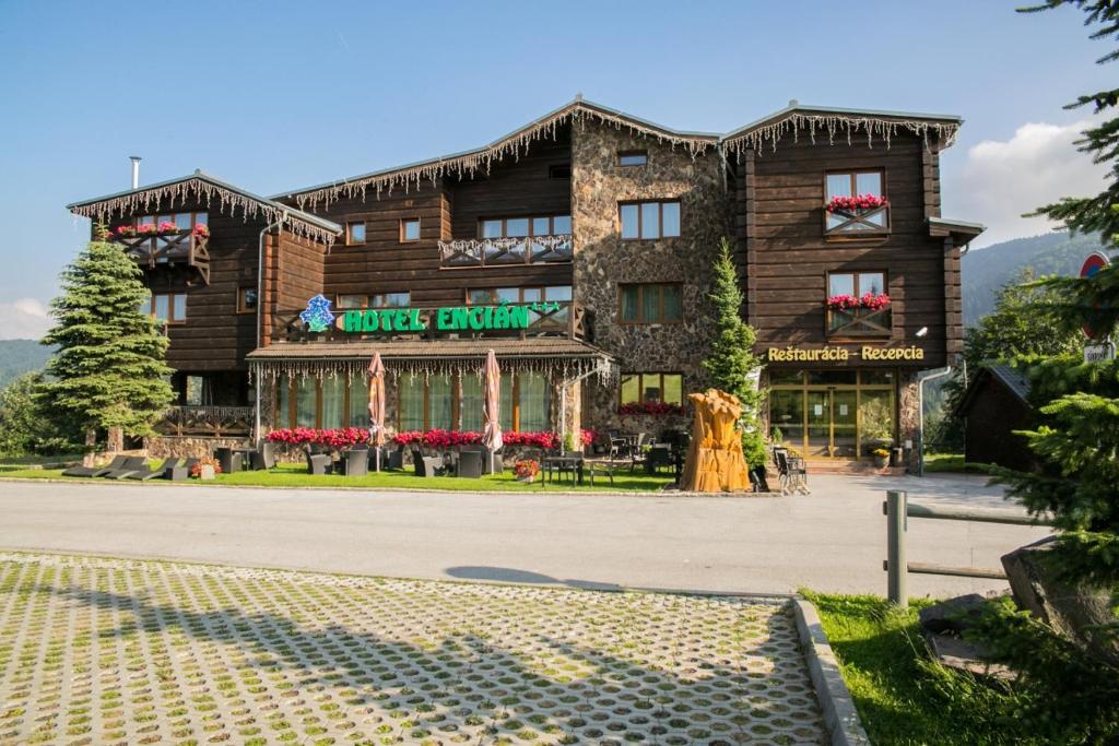 Budova, kde se hotel nachází