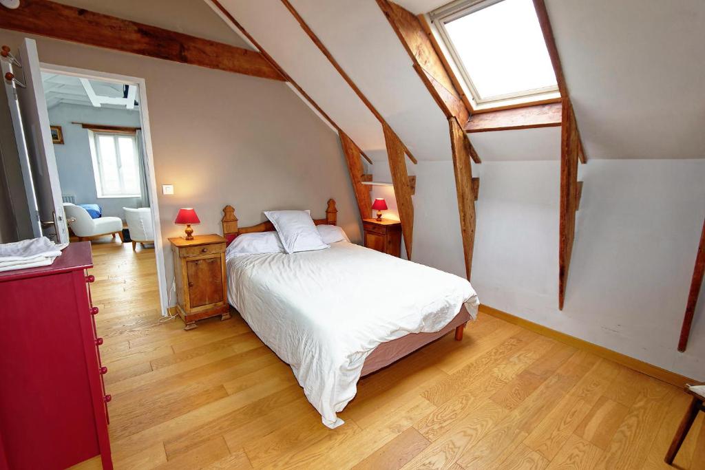 LE MOULIN DU COUFFON - Apartment With Garden View