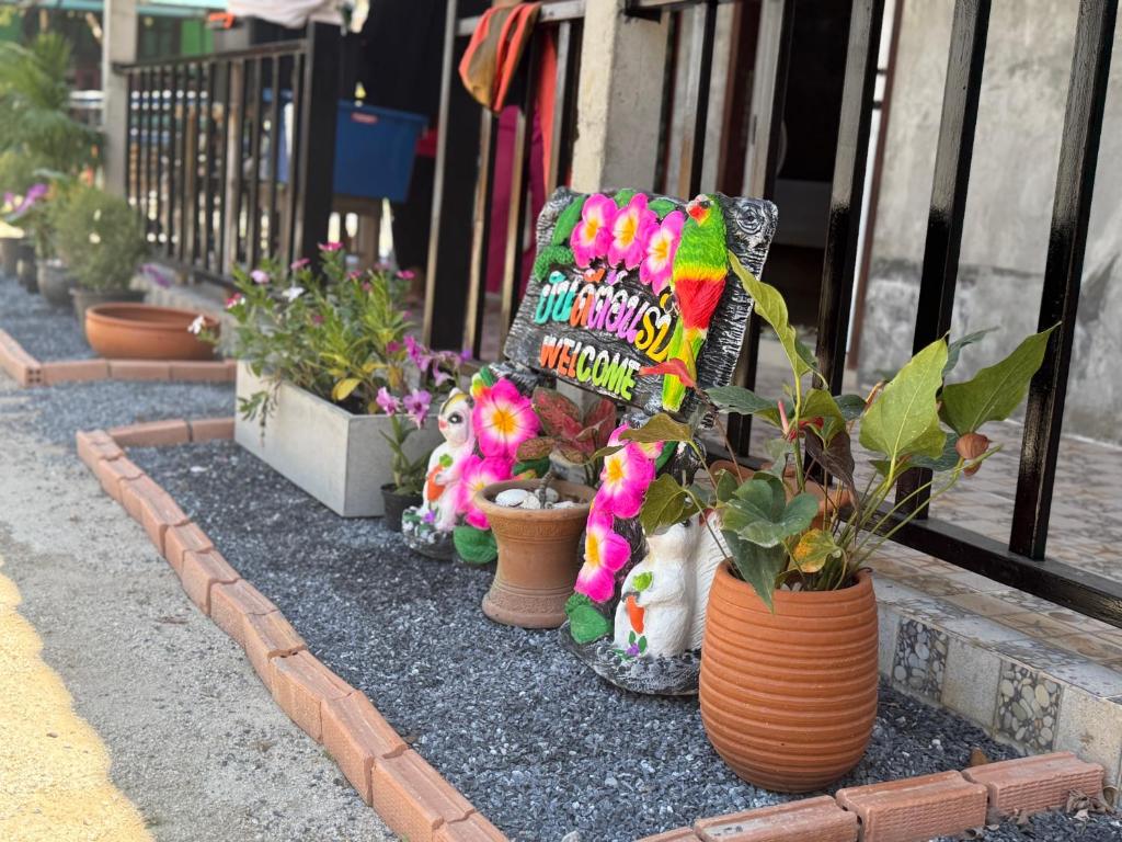 Fotografie z fotogalerie ubytování Lanta natural hut garden v destinaci Phra Ae beach