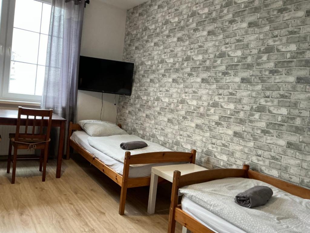 Hostel Przed Świtem - Habitación Triple Con Baño Privado