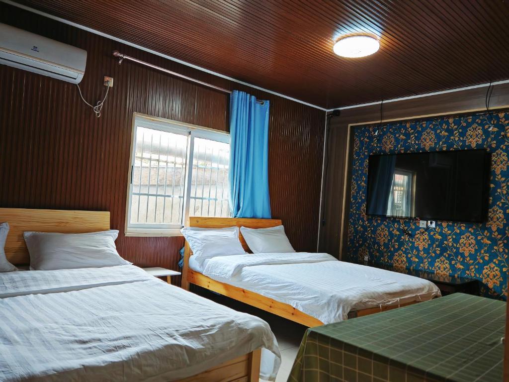 Postel nebo postele na pokoji v ubytování Roses