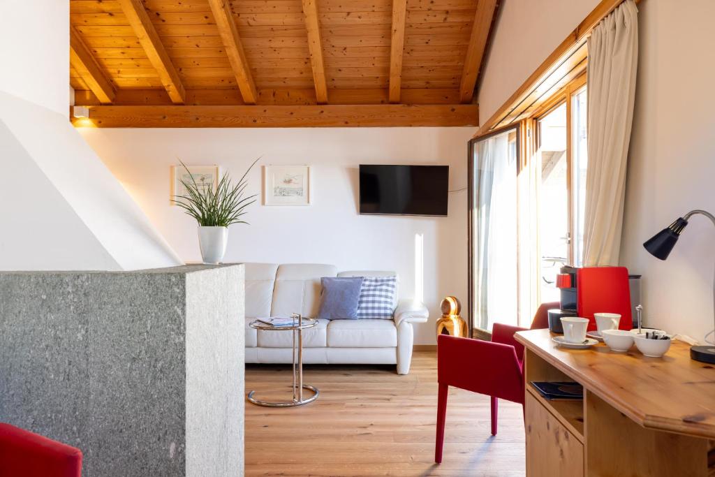 TV a/nebo společenská místnost v ubytování Hotel Seehof