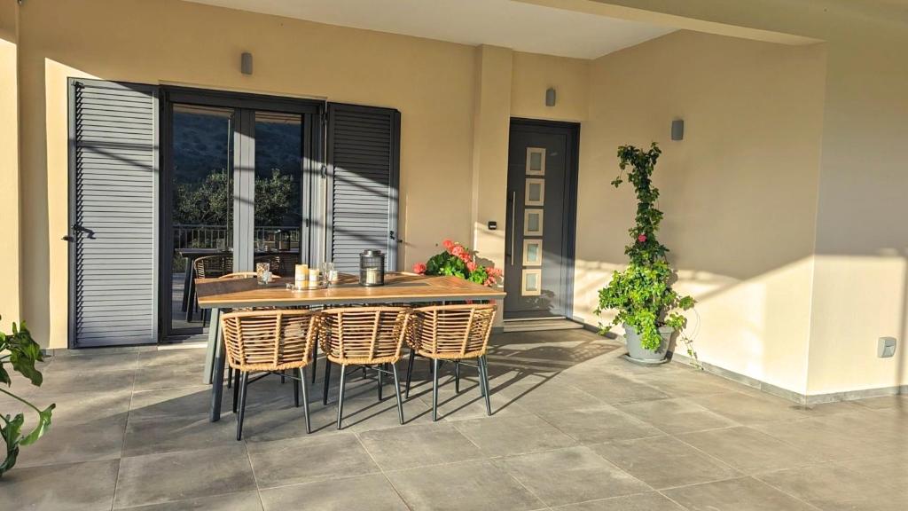 Balkon lub taras w obiekcie Myrtos Breeze - 5 min from Myrtos