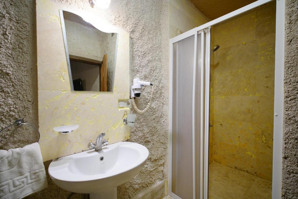 Glory Art Stone House - 13